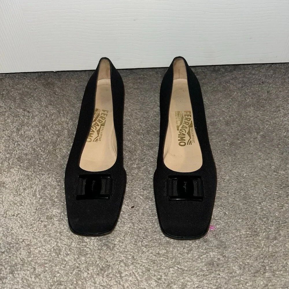 Vintage Salvatore Ferragamo Black Suede Buckle Accent Business Casual Heels Sz 8